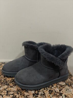 UGG Short Shearling Lined Ankle Boots in Charcoal Gray